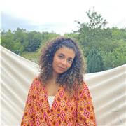 Profesora de apoyo escolar especializada en clases para niños de forma presencial u online